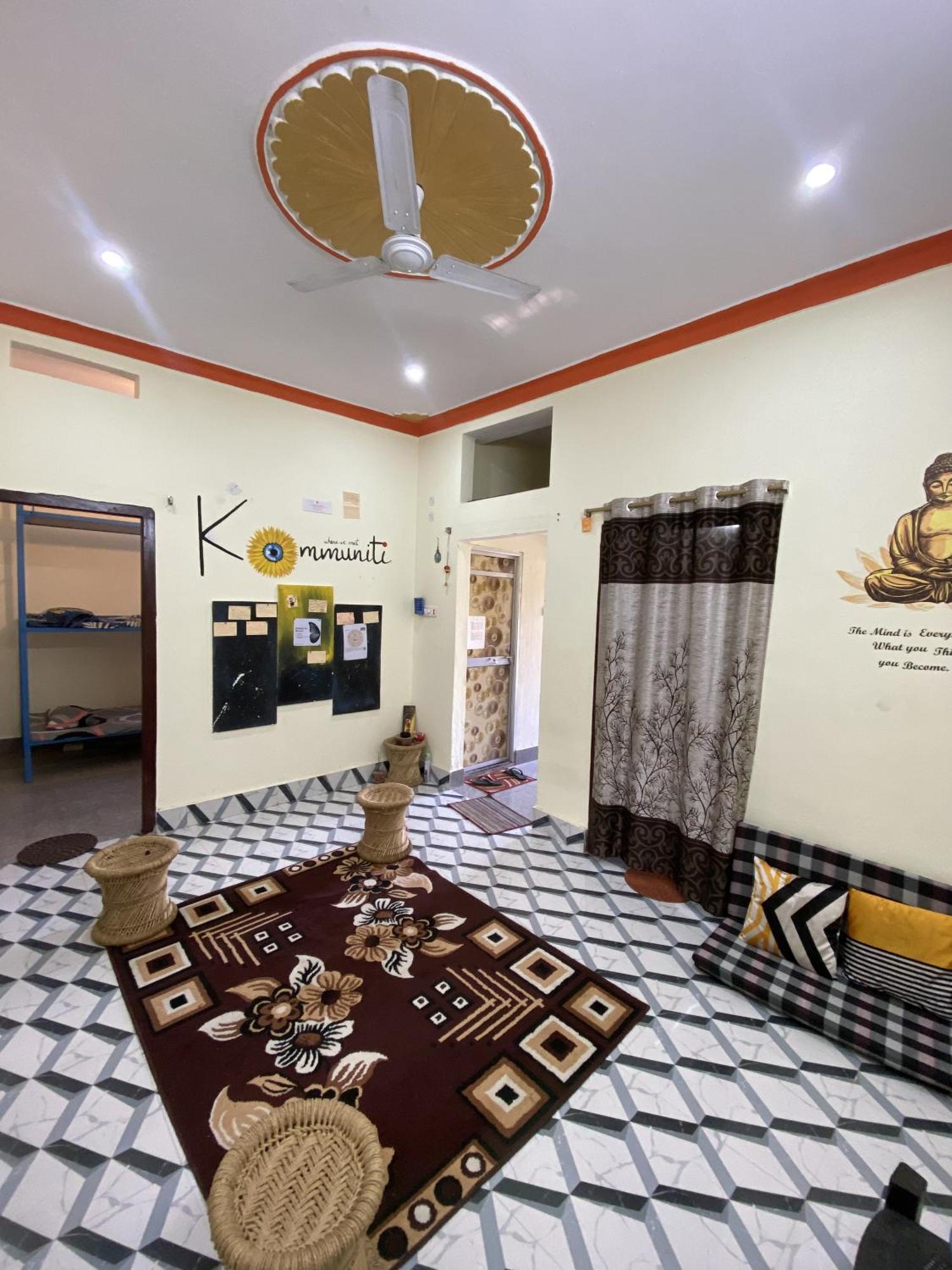 Nikunj Dorme Hostel Rádzsgír Kültér fotó